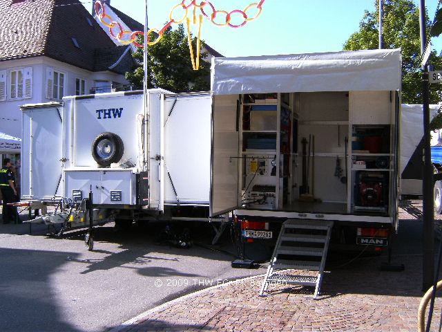 Führungs- und Kommunikationskraftwagen (FüKomKW)