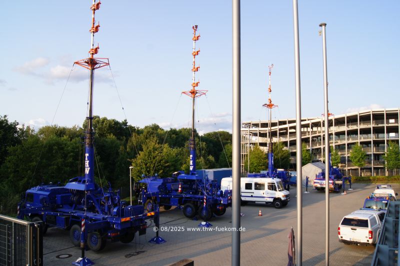 Vier Mastanlagen wurden beim THW Ortsverband Neuhausen a.d.F. aufgebaut