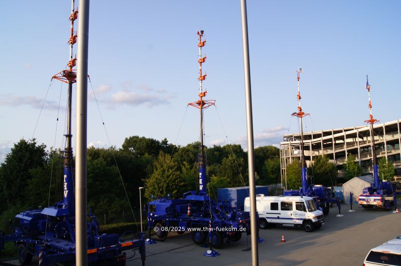 Vier Mastanlagen wurden beim THW Ortsverband Neuhausen a.d.F. aufgebaut