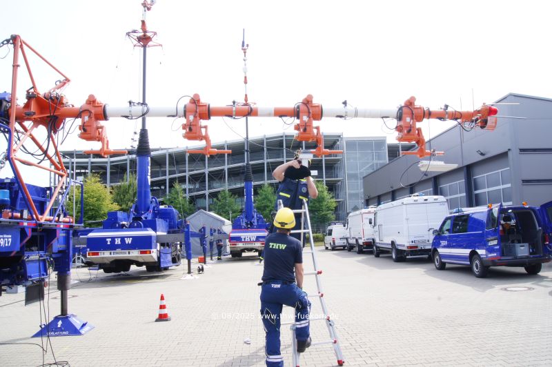 Montage der DomeCam an der 34m Anlage MAN