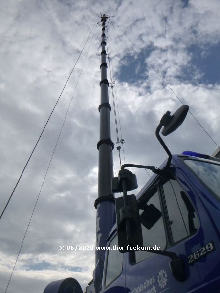 MastKW mit drei Antennen im 2m anlaogen Spechfunk bestückt (Relais)