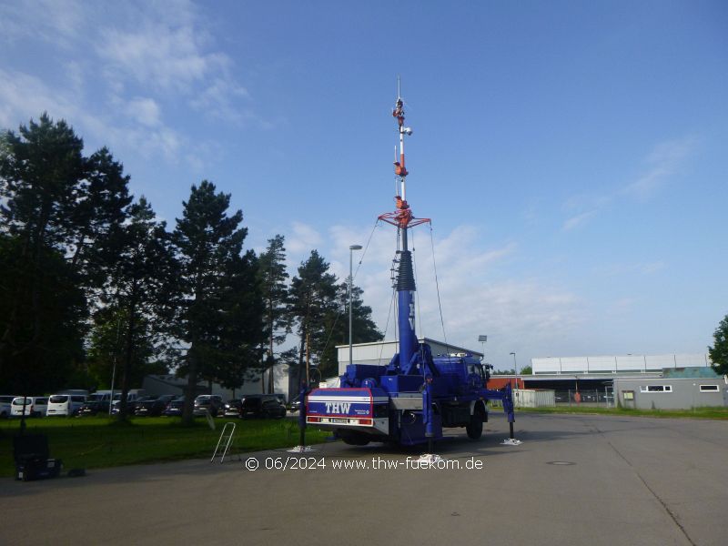 Aufbau des MastKW auf dem Ausstellungsgelände