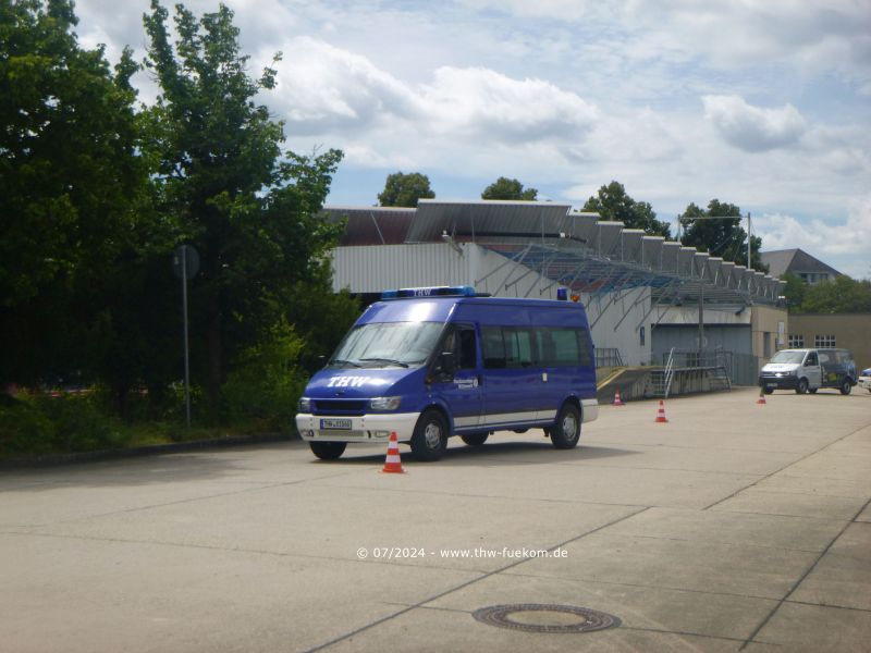 Slalom Fahren mit Einsatzfahrzeugen