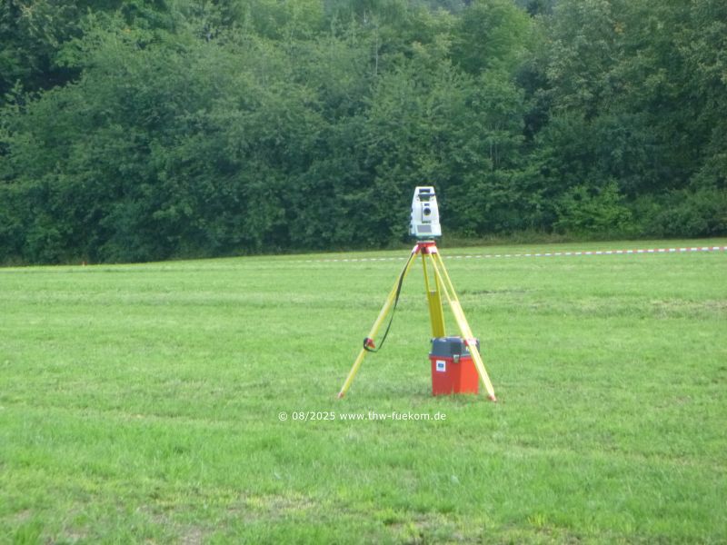 Ausmessen des gesamten Zeltplatzes, eine Aufgabe f&uuml;r den Trupp Einsatzstellensicherungsystem