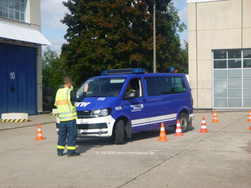 Praktischer Teil - R&uuml;ckw&auml;rtsfahren im Kreis mit und ohne Einweiser