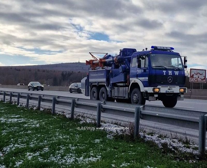 &Uuml;berf&uuml;hrung des Mastkraftwagen (MastKW) nach Wunstorf