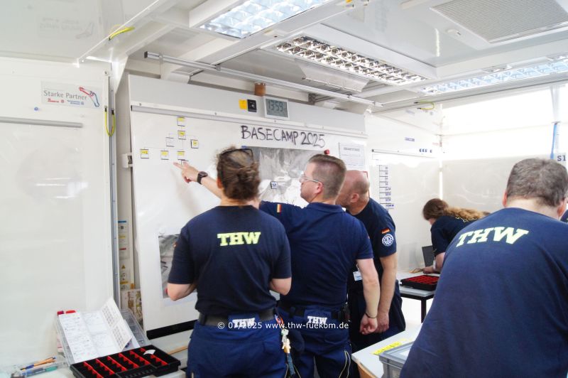 Arbeiten in der F&uuml;hrungsstelle Feldlager