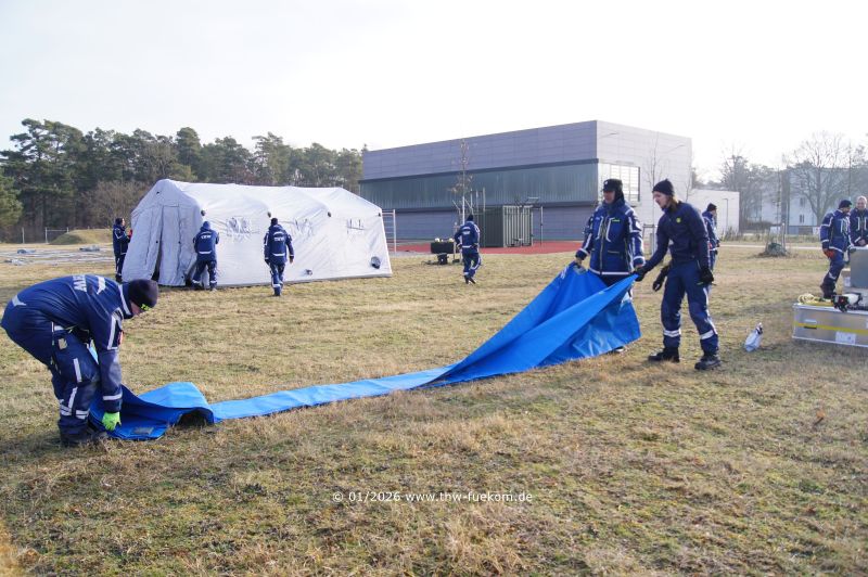 Vorbereitung des Aufbaus des Mastertent Rescue